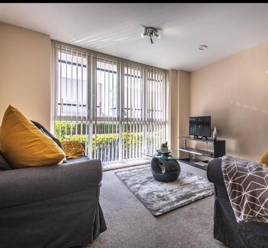 Stylish 2 Bedroom Apartment-Short Term Lets & Serviced Accomodation Reading Esterno foto