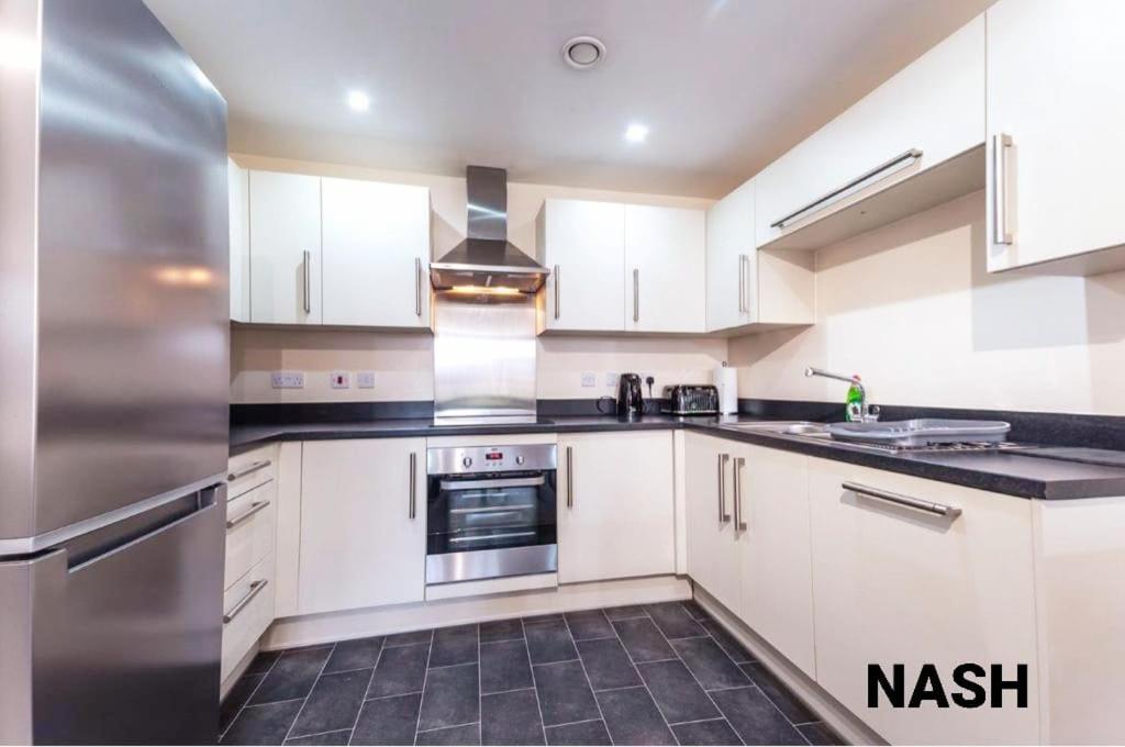 Stylish 2 Bedroom Apartment-Short Term Lets & Serviced Accomodation Reading Esterno foto